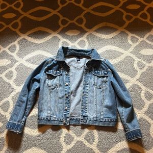 Hardly worn Men’s size 6 Jean Jacket